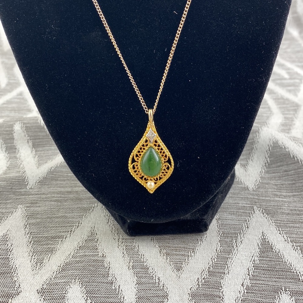 Golden Pendant with Jade Colored Stone - Picture 3 of 5
